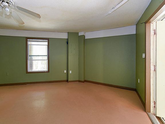 3rd image of 820 Palmetto Ave