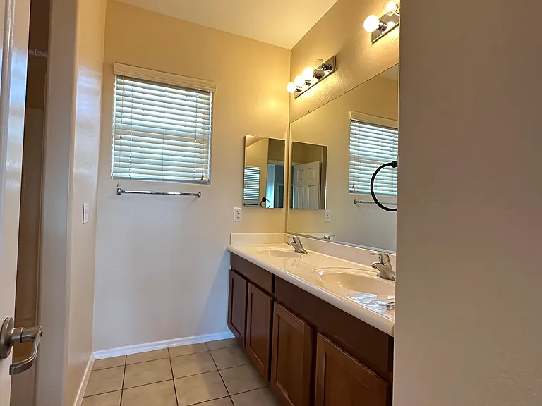 15902 W Fillmore St — Photo 10