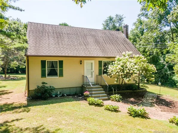 434 Putnam Pike, Killingly, CT 06241