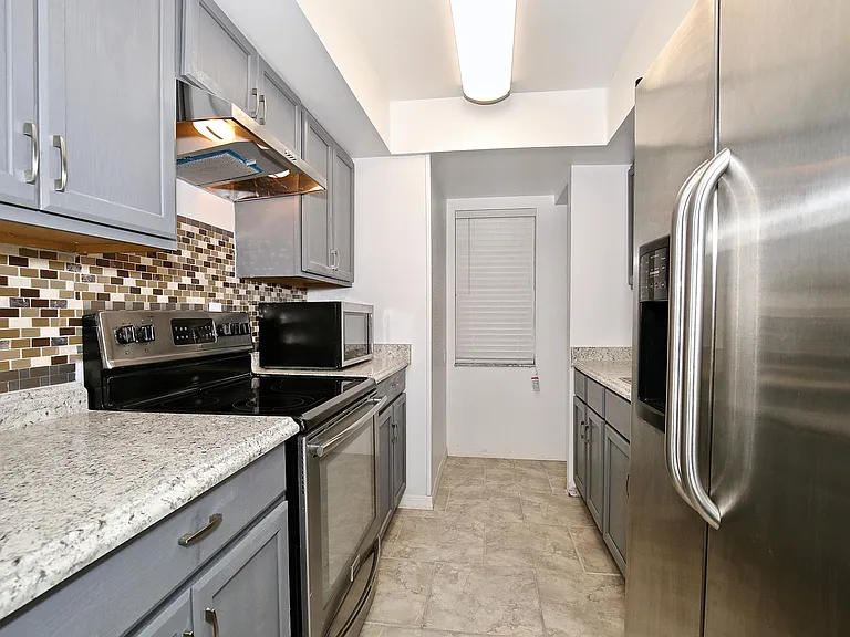 2548 Clairmont Ave — Photo 7