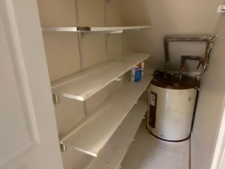 Walk in Pantry