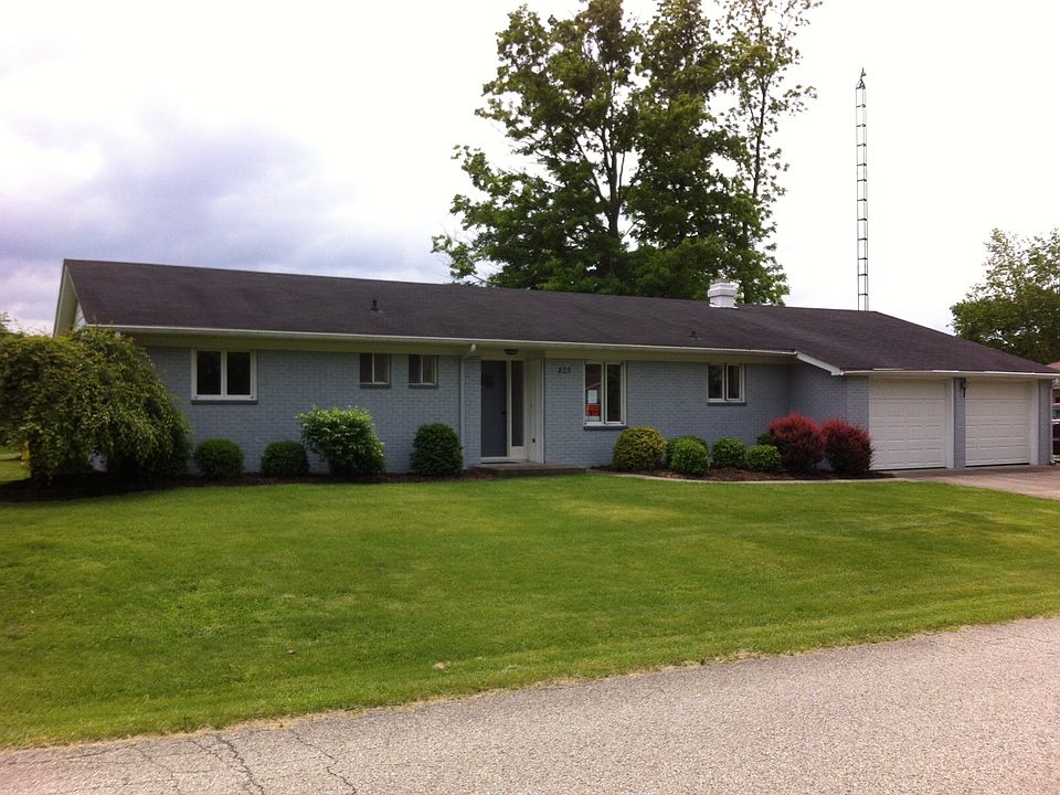 1st image of 825 E Beechwood Ln