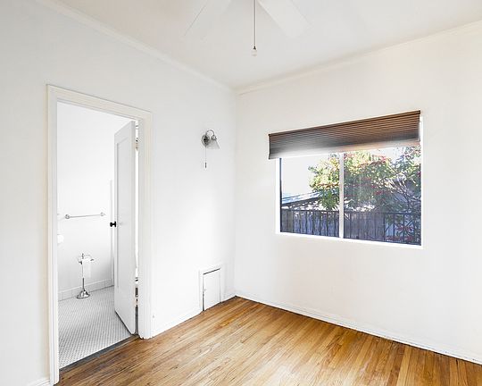 4th image of 1386 1/2 Edgecliffe Dr
