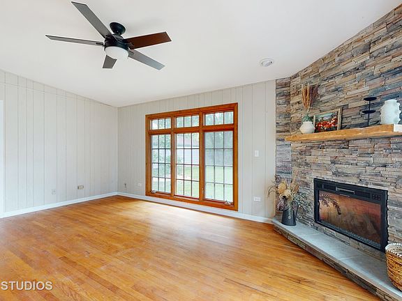 5th image of 120 Schryver Ave