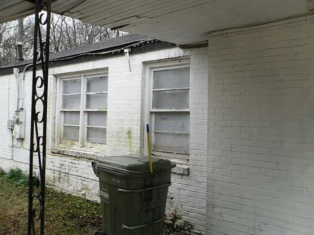 2nd image of 3753 S Court St
