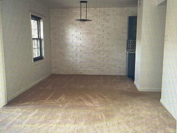 3rd image of 694 Robinwood Dr APT B
