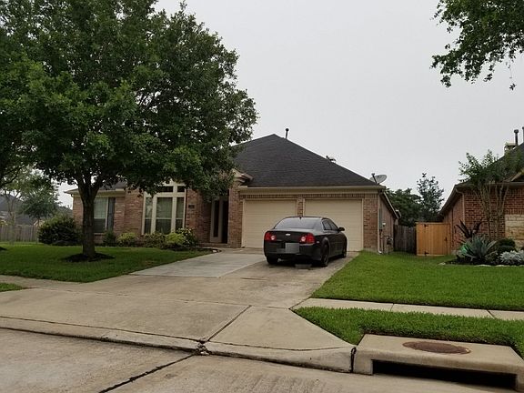 2nd image of 2510 Pioneer Oaks Dr
