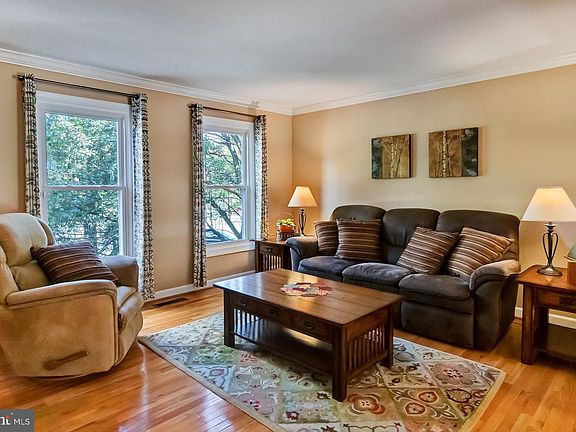 5th image of 6203 Glenshire Row