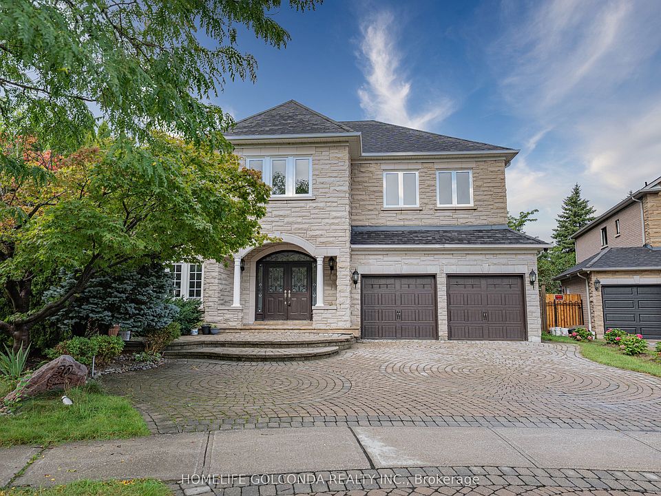 1st image of 30 Goldring Cres