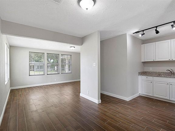 5th image of 2516 6th St