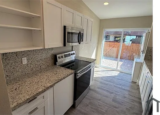 3 bed, 1140 sqft, $2,500 — Photo 3