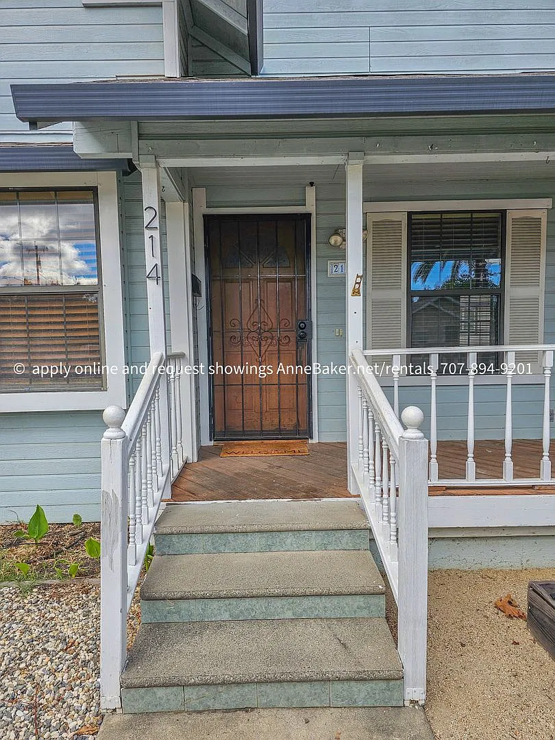 Craftsman 4BR/2BA in Downtown Cloverdale with Detached Office — Photo 3