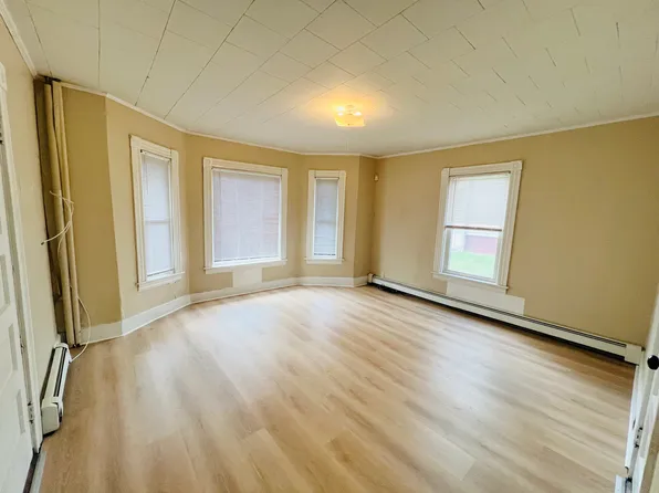 20 Barthel Ave Unit 1, Gardner, MA 01440