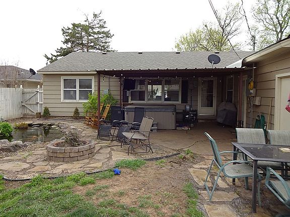4th image of 1414 Vinita Ave