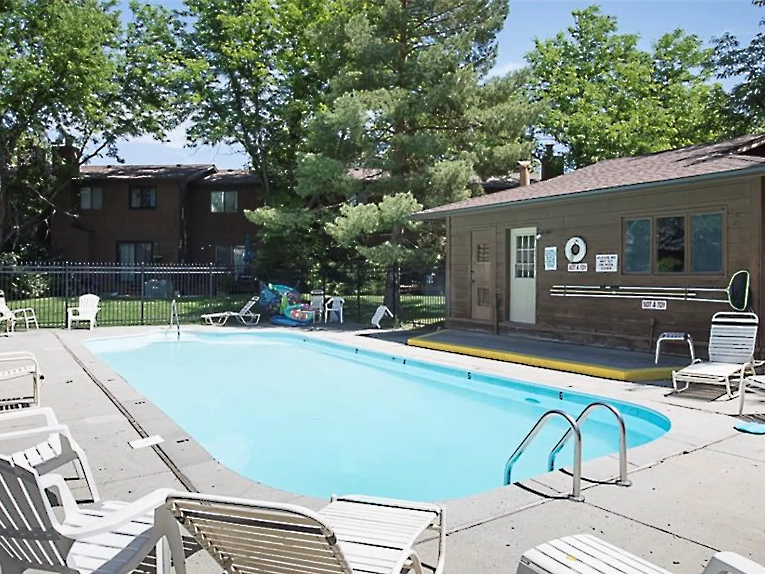 3 bed, 1658 sqft, $2,100 — Photo 2