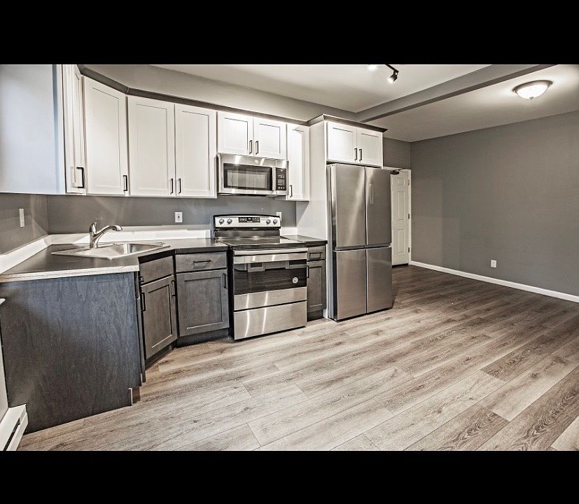 1st image of 100 W Broad St #4