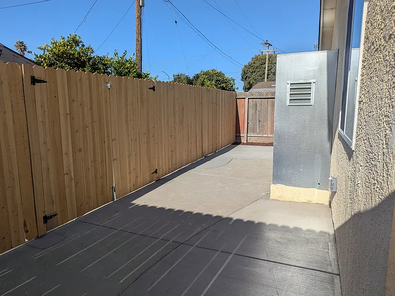 1208 N Oakley Ave #A — Photo 12