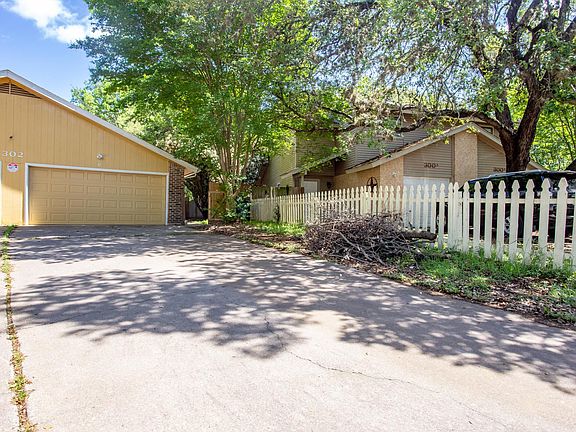 2nd image of 302 Villa Oaks Cir #B