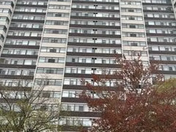 100 Antibes Dr #1404, Toronto, ON M2R 3N1
