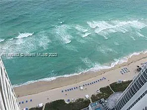 16001 Collins Ave