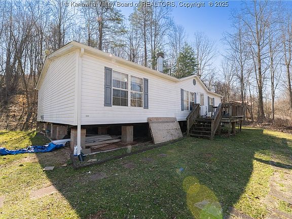 2nd image of 2221 Chestnut St