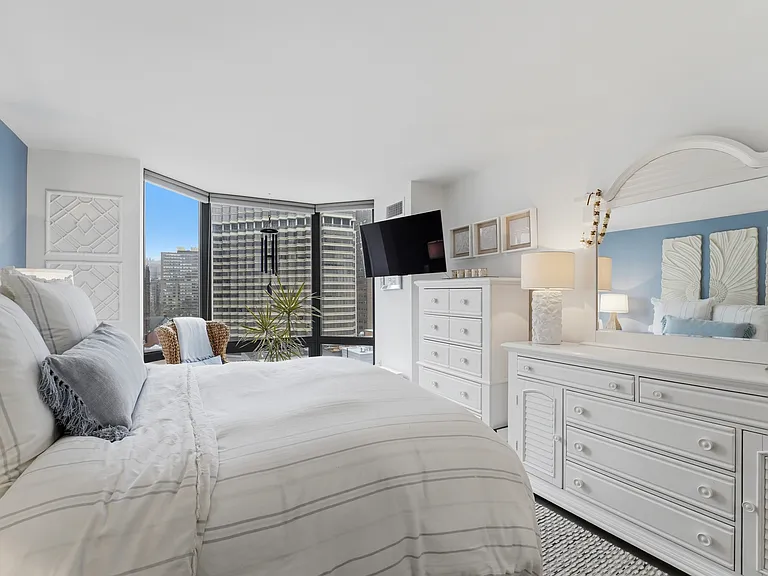2020 Walnut St #14CD — Photo 12