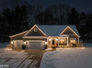 16396 Shadow Ln, Linden, MI 48451