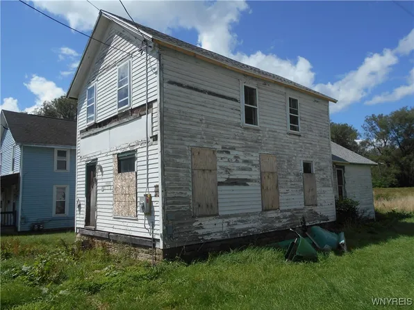 35 Elm St, Franklinville, NY 14737