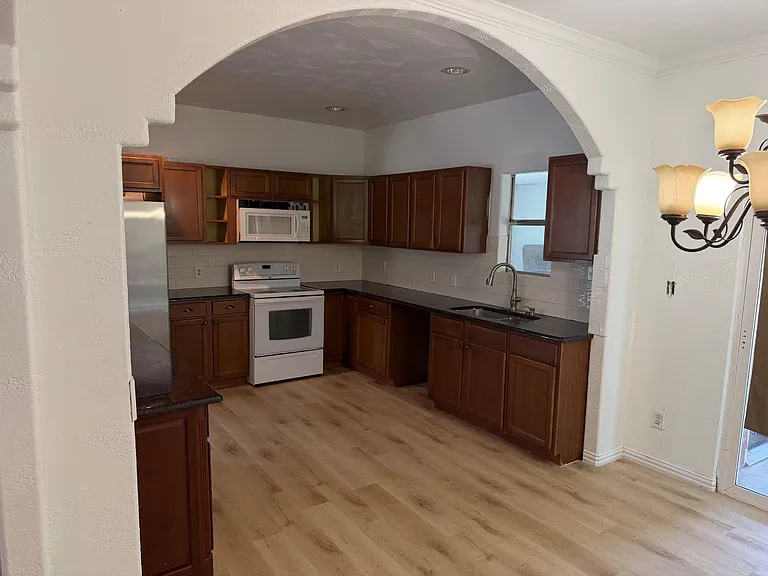 21840 Ann Showers Dr — Photo 3