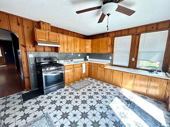 4th image of 404 South St