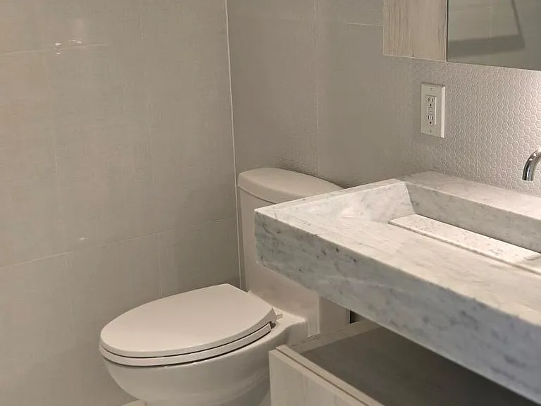 11 Yorkville Ave #5103 — Photo 14
