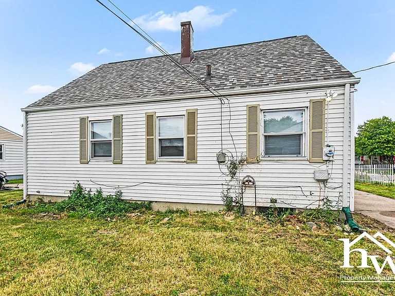 164 S Gladstone Ave — Photo 14