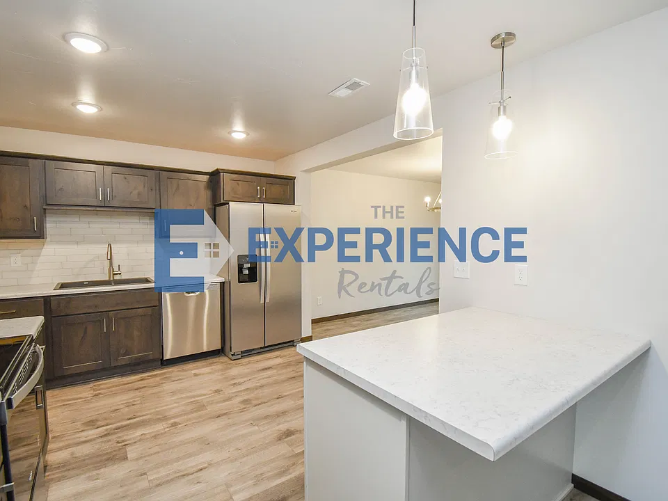 6125 S Bison Pl