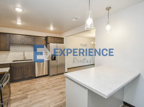 6125 S Bison Pl, Sioux Falls, SD 57108