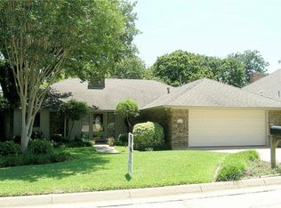 5408 Forest Bend Dr, Arlington, TX 76017