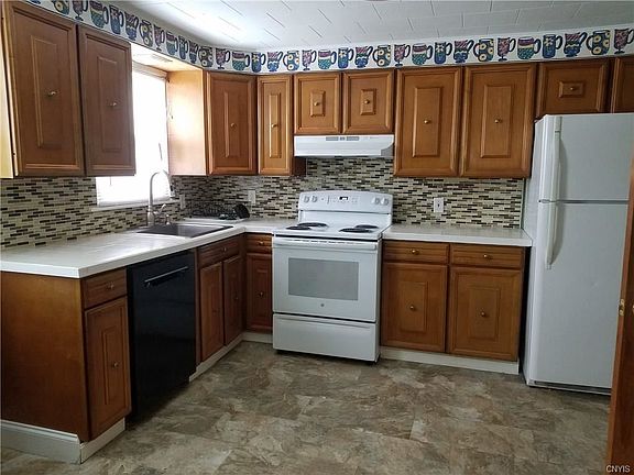 4th image of 969 Meadowbrook Dr