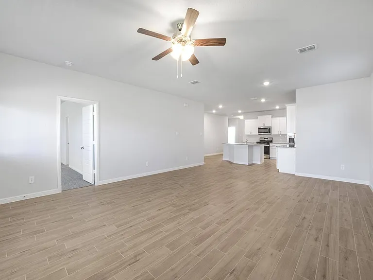1208 Patti Ln — Photo 6