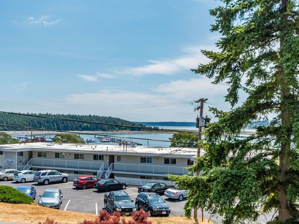 861 SE Regatta Dr #103