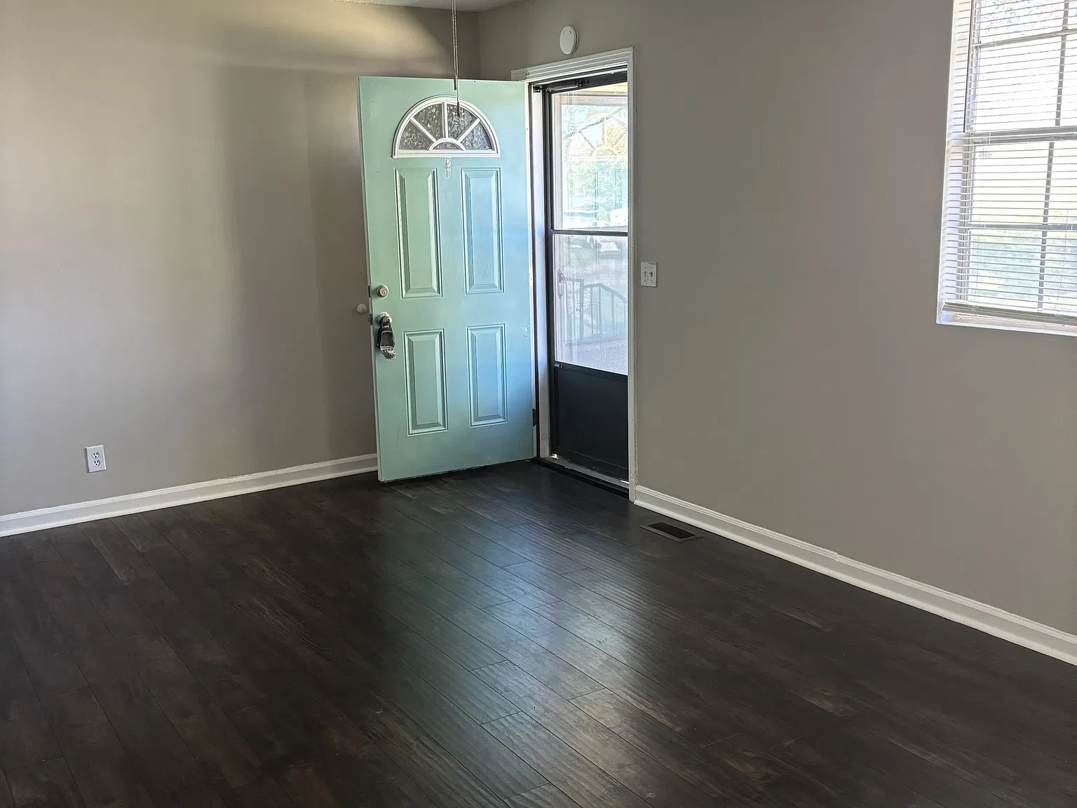 2 bed, $1,300 — Photo 2