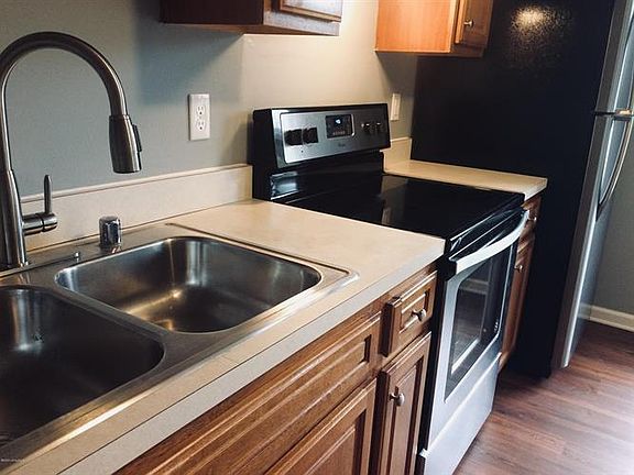 5th image of 112 7 Oaks Dr
