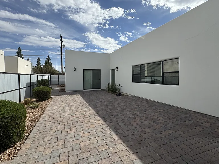 1518 E Waverly St #1 — Photo 9