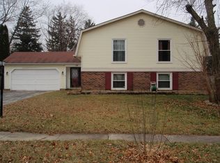 113 Carlisle Ct, Cary, IL 60013