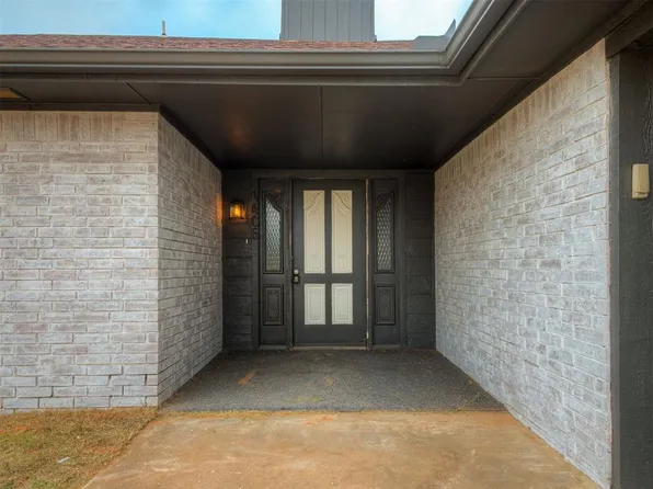 1406 E Bradley St, Shawnee, OK 74804