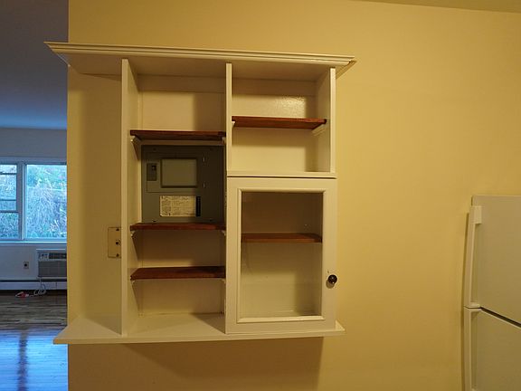 5th image of 35 Oak St APT C8