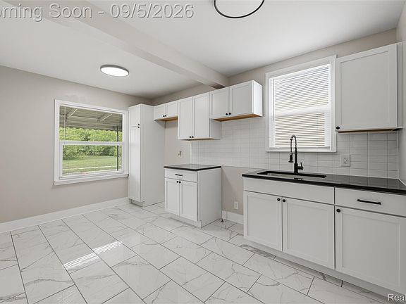 4th image of 20018 Bloom St