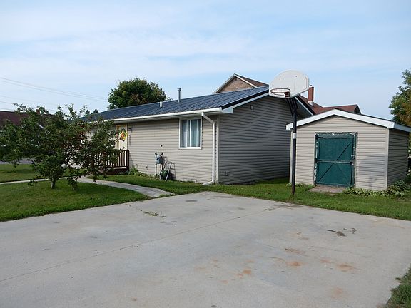 3rd image of 144 E Elk St