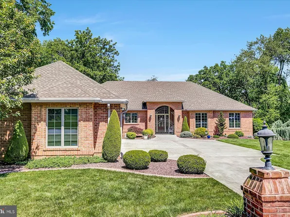 19 Woburn Abbey Ave, Camp Hill, PA 17011