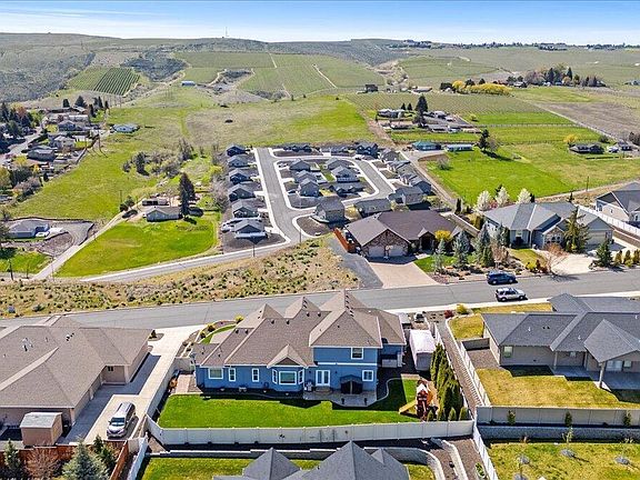 3rd image of 1201 Heritage Hills Dr