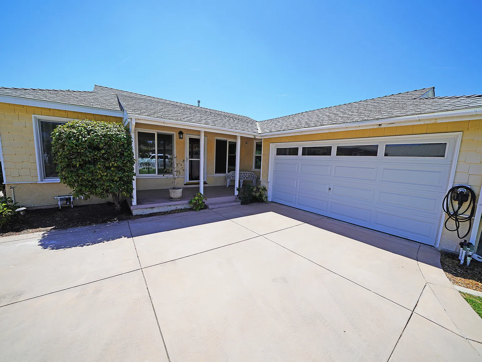 11252 Delano Street - 1 — Photo 2