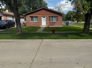 9557 Sylvia St, Taylor, MI 48180